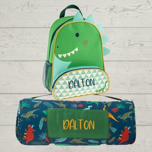 Tapis de sieste et sac à dos Sidekick pour enfants. Personnalisation de la broderie incluse.