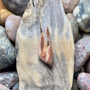 Dryhead agate cabochon