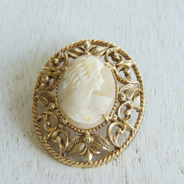 Vintage Florenza Cameo Pin, Hand Carved Vintage Cameo Pin, Florenza Cameo Pin