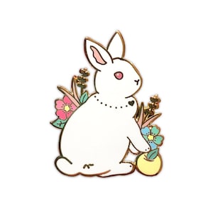 Ruby-Eyed White Bun Butt Pin, Enamel Pin, Rabbit Pin, Bunny Pin, White Rabbit Pin, Rabbit Enamel Pin, Bunny Enamel Pin