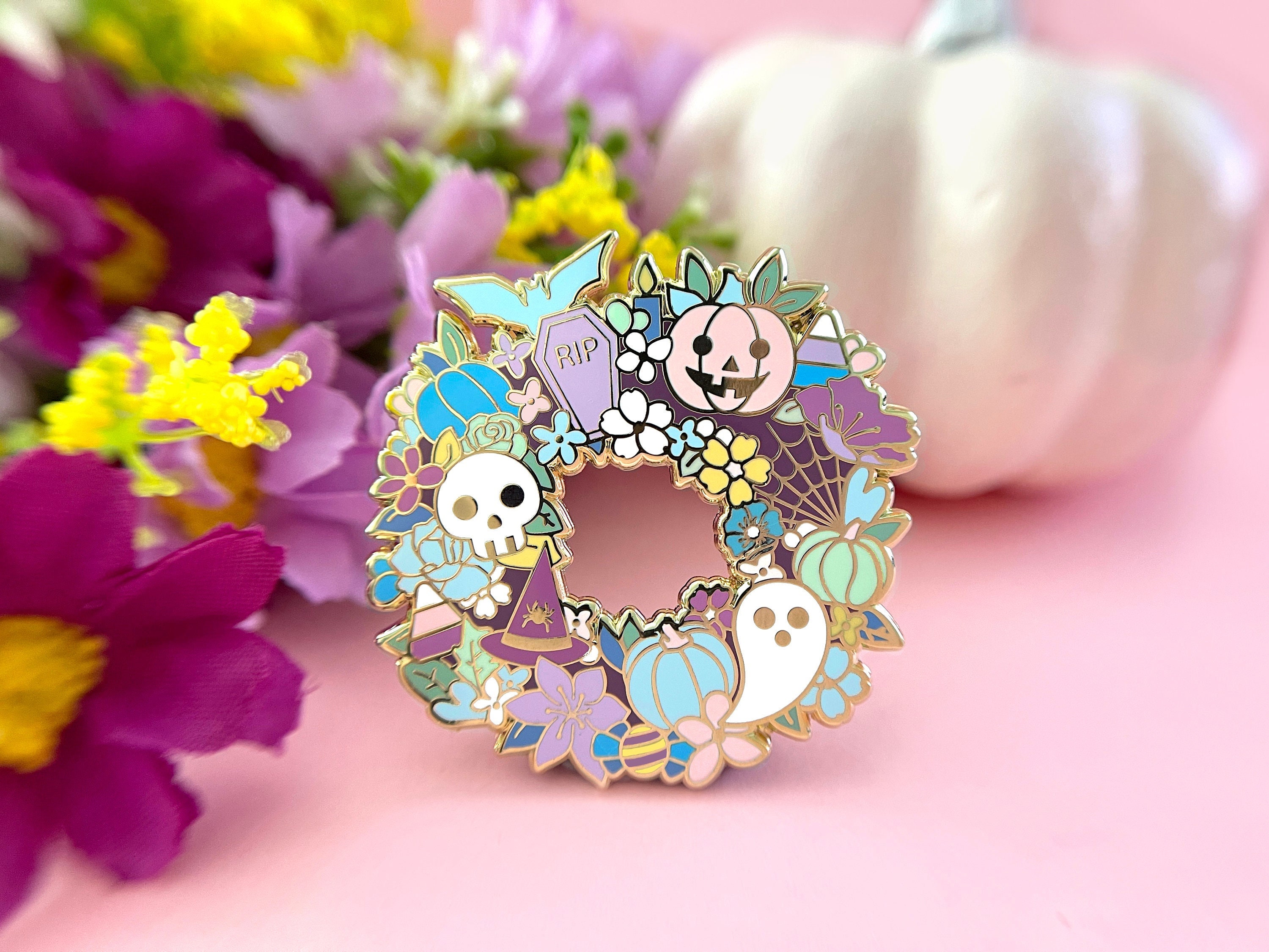 Halloween Wreath Pin, Enamel Pin, Halloween Pin, Halloween Wreath, En…