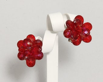 W. GERMANY 1950s Opalescent Red Faceted Oval Beads Vintage Cluster Floral Clip Back Earrings