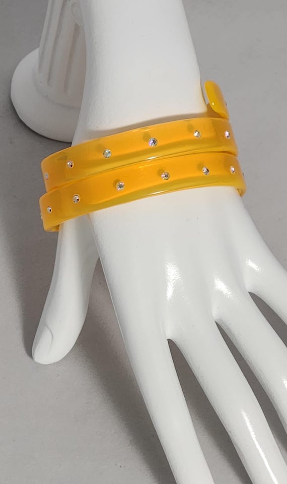 Celluloid Translucent Apple Juice  Mid Century wi… - image 2