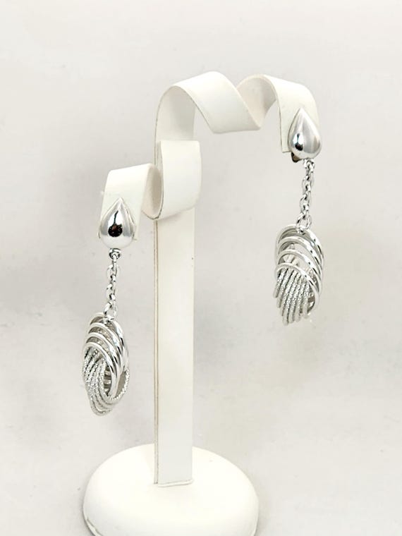 Love Knots 1970s Textured and Smooth Interlocked Knots Dangles Vintage Clip Back Earrings