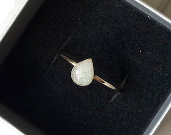 9ct Gold Cremation ashes ring, a tear drop style memorial keepsake ring in memory of loved ones and pets, ashes hair inclusions jewellery,