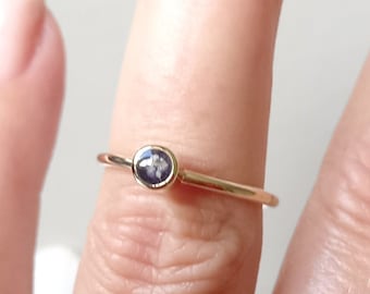 Minimalist Style Cremation Ashes Ring, 9ct Gold  Memorial Keepsake Ring, Remembrance Ring for loved Ones and Pets ashes or lock of hair