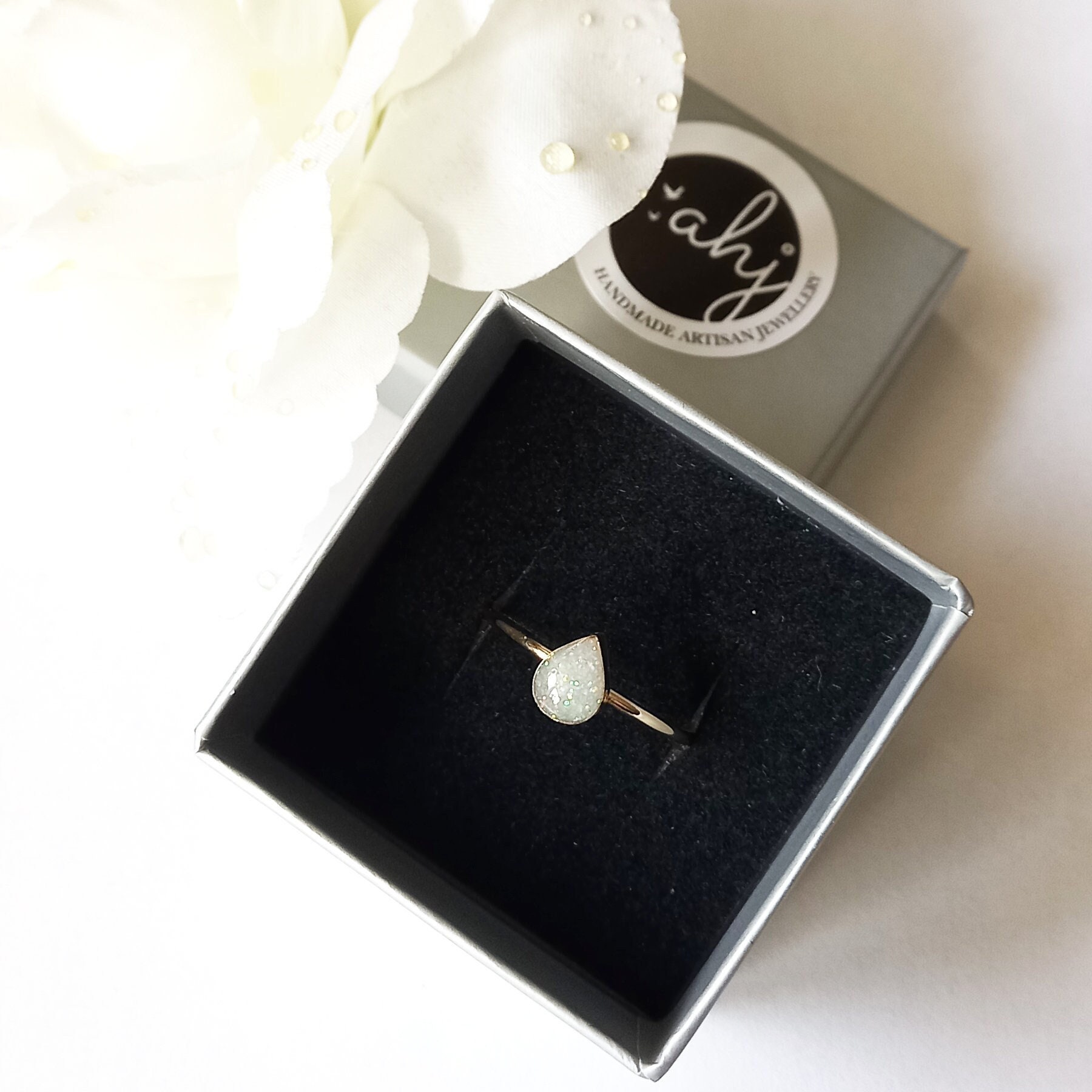 9ct Gold Cremation ashes ring, a tear drop style memorial keepsake ring in memory of loved ones and pets, ashes hair inclusions jewellery,