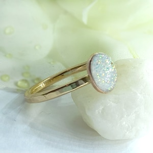 Handmade ashes keepsake ring in gold, a memorial cremation ring for Hair or Ashes Jewellery for loved ones, and Pet remembrance jewellery