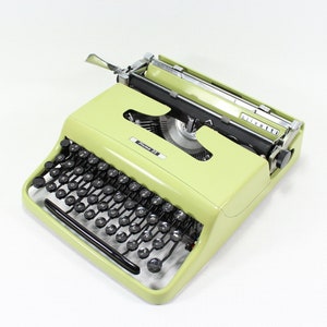 Olivetti Lettera 31 Portable Typewriter Instruction Manual ...