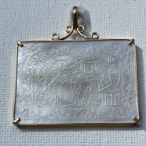 14K Antique Carved Mother of Pearl Chinese Gaming Chip Pendant Chinese Mother of Pearl Gaming Counter Chip Mother-of-pearl gambling token