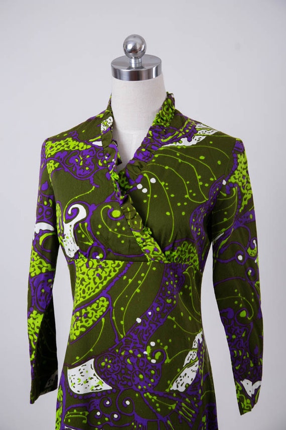 SALE  - 1960s Vintage Dress / 60s Green Purple Ma… - image 3