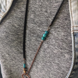 Collier long bohème, turquoise, lave, bois et cristal, collier extra long en cuir style bohème hippie gypsy, sur daim LB59 image 8