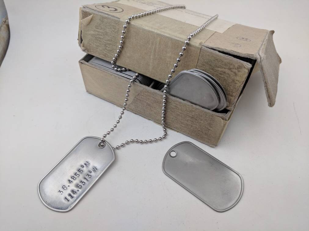 Camouflage Dog Tag Necklaces - Army Dog Tags Chain Necklace Bulk 48 pk -  Camo Necklace - Army Party Favors - Camo Birthday Party Supplies - Soldier