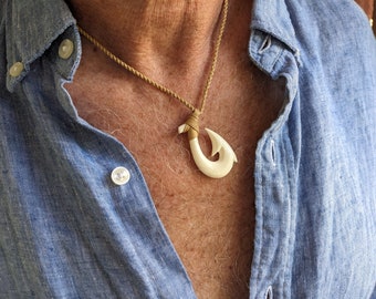Mens Hawaiian fish hook necklace, adjustable hemp with white bone makau necklace for man, surfer style, maui style bone hook on hemp.
