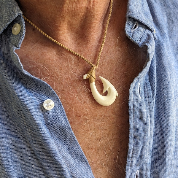 Mens Hawaiian fish hook necklace, adjustable hemp with white bone makau necklace for man, surfer style, maui style bone hook on hemp.