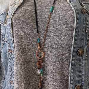 Collier long bohème, turquoise, lave, bois et cristal, collier extra long en cuir style bohème hippie gypsy, sur daim LB59 image 6