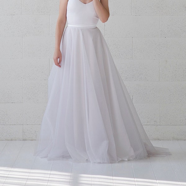 Morgana - pale grey bridal skirt / slim tulle wedding skirt / A line tulle skirt /  white grey looking skirt / minimalist elopement skirt