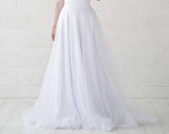 Yona - very slim and flat tulle wedding skirt for brides with a small train