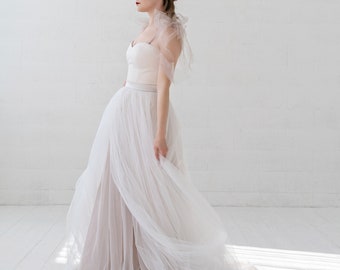 Gaia - tulle shoulder straps wedding dress / tulle gown / corset bridal gown / tulle bridal gown / unique tulle multiway wedding dress