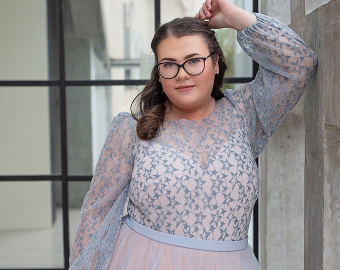 Featured listing image: Soraya - poet sleeves bodysuit with a V shaped back and heart shaped lining