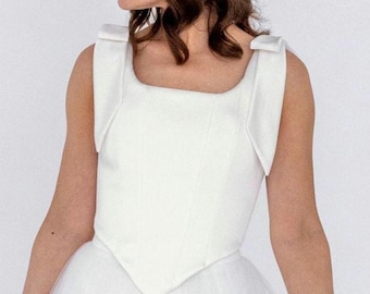 Odette - bridal corset with decorative shoulder bows and a scoop neckline