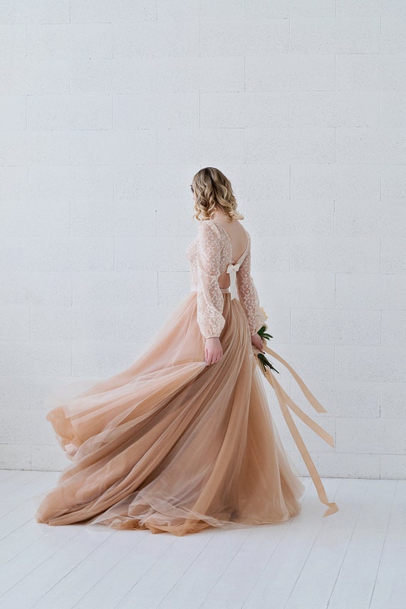 MIL Decided To Wear White To Son's Wedding, So The Bride Made Every  Bridesmaid Wear White While She Wore Pink | Bored Panda