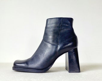 90s Y2K Minimalist Black Leather Block Heel Square Toe Ankle Boots By Paolo Corelli Made In Italy Women's EU 39 UK 6 US 8
