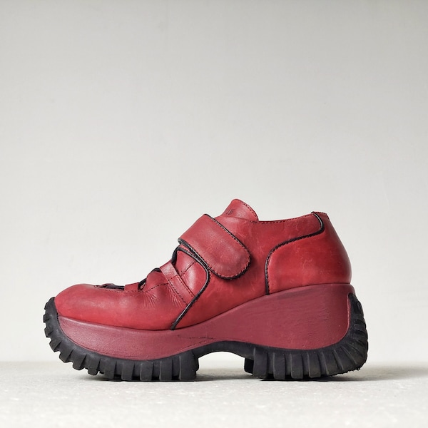 90s Y2K Designer Industrial Tyre Look Treaded Rubber Sole Red Leather Monster Platform Shoes Boots Sneakers By Shellys EU 40 UK 7 US 8.5 9