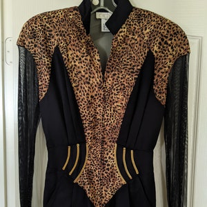 1980er Cache Leopardenmuster und schwarzer Overall Catsuit