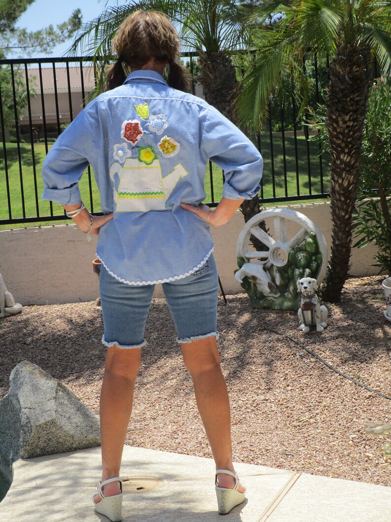 Vintage Cottage Kraft lightweight blouse with appliques