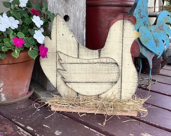 Pallet Wood Hen. Porch Decor