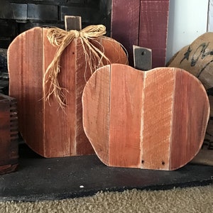 Pallet Pumpkin Pair