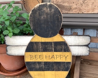 Pallet Wood Bumblebee. Porch Decor.  Personalizable.  MADE TO ORDER