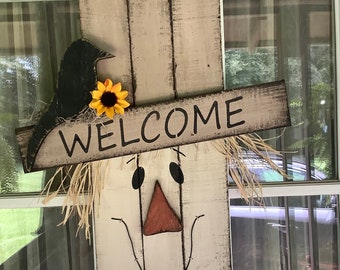 Wood Scarecrow. Fall porch decor