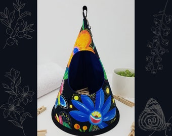 Konischer Wäscheklammerbeutel - Helle Blumen und Schmetterling auf Schwarz