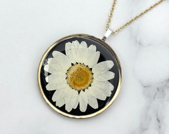 Sunshine Memories: Dried Daisy Resin Pendant Necklace. Cottagecore BOHO Botanical Jewelry