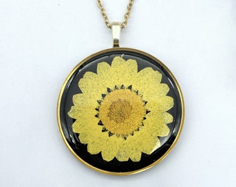 Yellow Sunshine Memories: Dried Daisy Resin Pendant Necklace. Cottagecore BOHO Botanical Jewelry