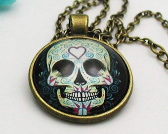 Skull Necklace, Skull Charm, Bronze Necklace, Skull Jewelry, Gothic Necklace, Fantasy Necklace, Skull Jewelry, Boho Necklace, Punk Jewelry
