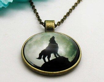 Gray Wolf Necklace, Wolf Pendant, Cabochon Wolf, Dainty Necklace, Gray Wolf Jewelry, Gift Under 20, Bronze Wolf Gift, Wildlife Charm Jewelry