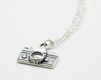 Camera Necklace, Photographer Necklace, Camera Pendant, Silver Camera, Photography Necklace, Photo Necklace, Photographer Gift, Camera Charm