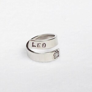 Leo Stargazer Zodiac Ring