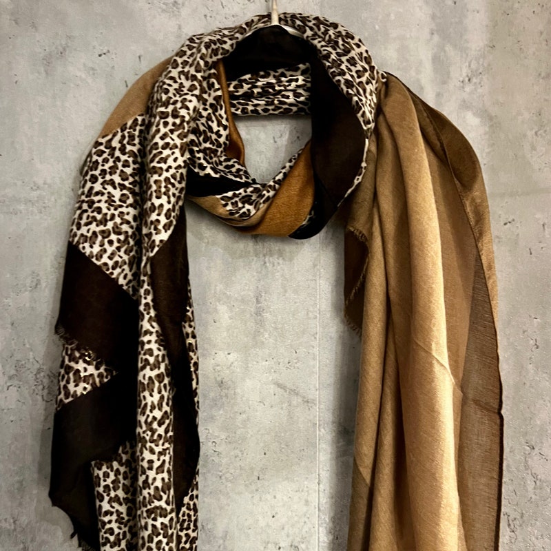 LEOPARD STAR PRINT SCARF main image 0
