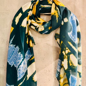 Green Blue Organic Cotton Scarf with Butterfly Wing Texture – An Eco-Friendly and Unique Gift for Mom, Perfect for Birthday and Christmas