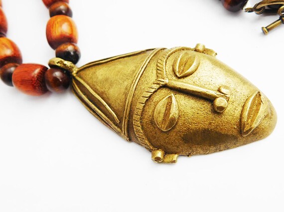 Hommes africains bijoux masque perles colliers en bois