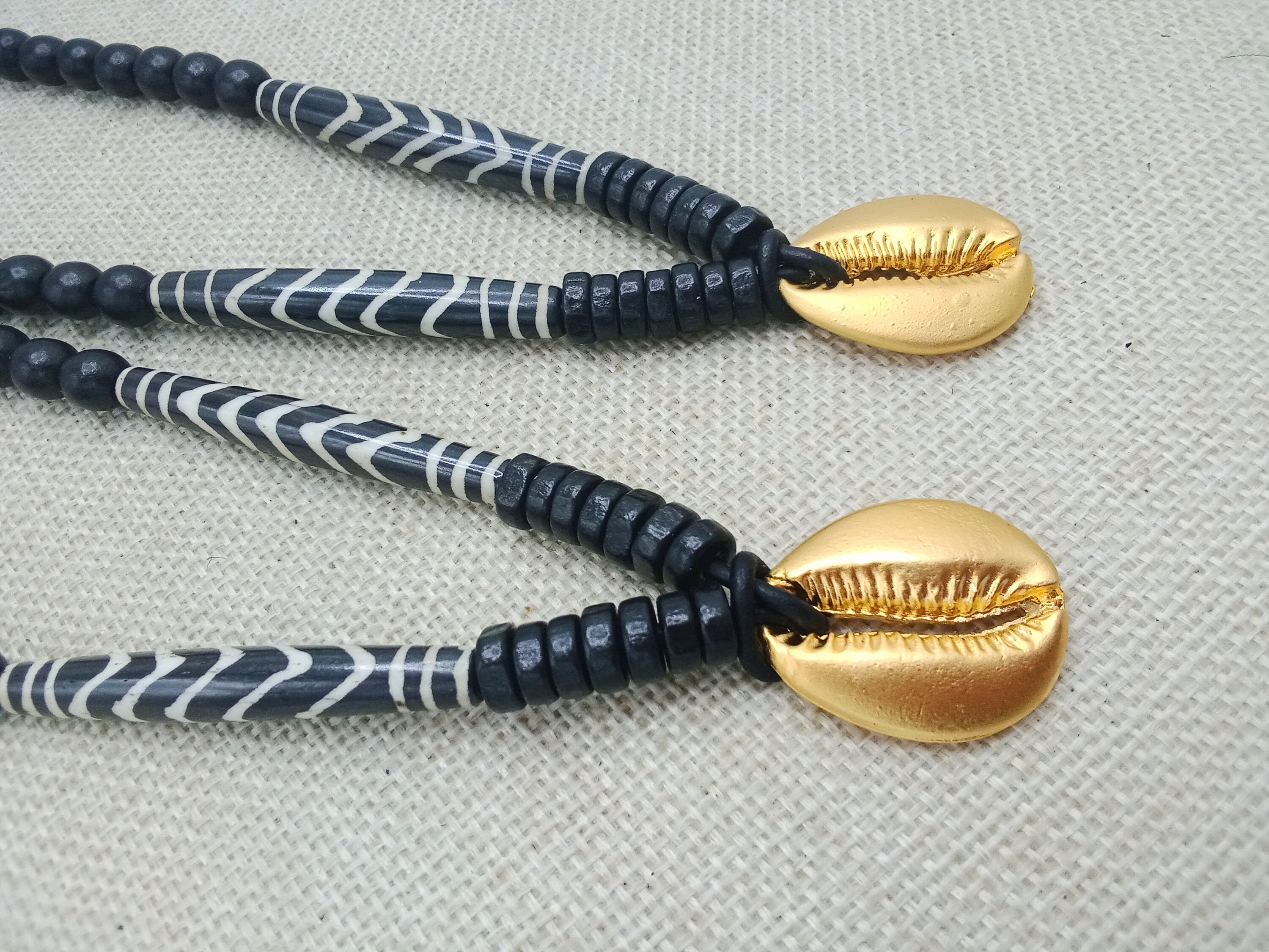 Collier De Perles En Cauris / Coquillages Noirs - Style Ethnique, Mixte Homme/femme, Naturel