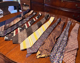 Free Ship! Lot Of 10 Vintage Neckties Silk Polyester Mixed Makers 1970s 80s 90s Retro