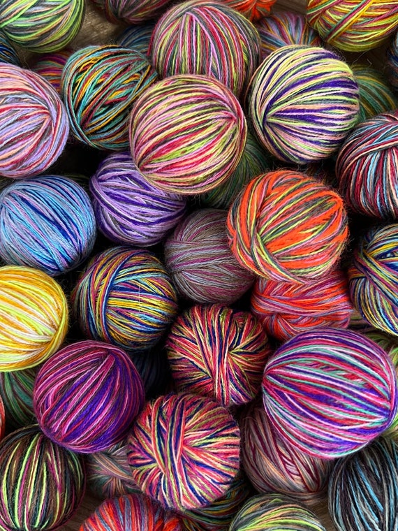 Multicolor Mini Yarn Balls for Carfts, Colorful Yarn Box, Handmade Yarn for  Scrap Crochet and Knitting, Choose Your Box Size. 