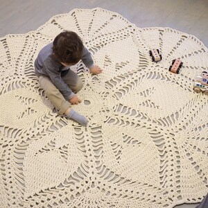 Crochet rug pattern, Round crochet carpet pattern, Big scale carpet PDF, Crochet patterns, Flower shape rug Life is a Flower, Interior idea.