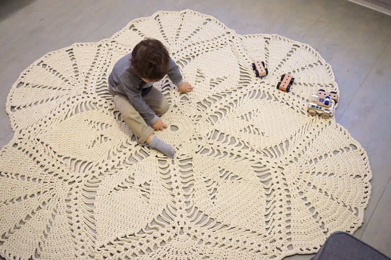 Crochet rug pattern, Round crochet carpet pattern, Big scale carpet PDF, Crochet patterns, Flower shape rug Life is a Flower, Interior idea.