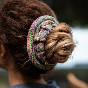 Knitted scrunchie, Handmade hair accessory, Hand-knitted hair tie, Elastic hair tie knit, Soft scrunchie for long hair, Gift for best friend